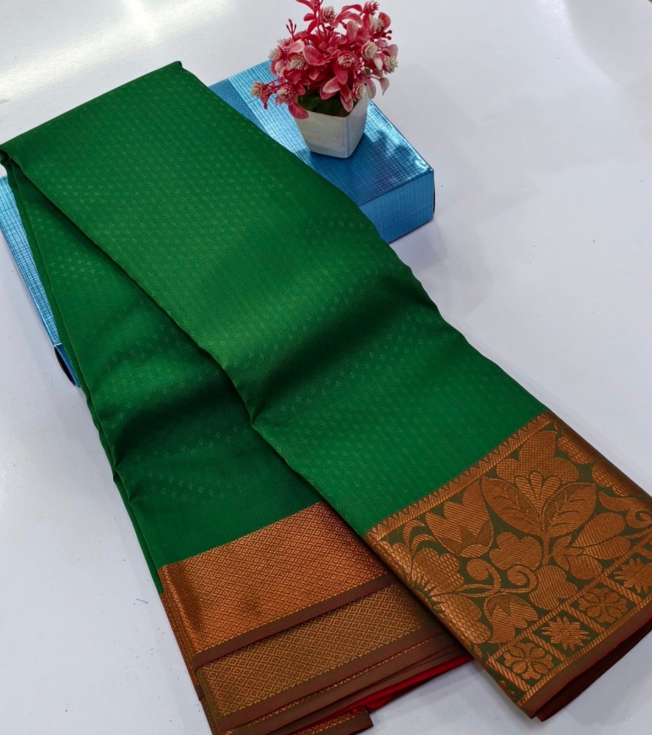 Apoorva pattu