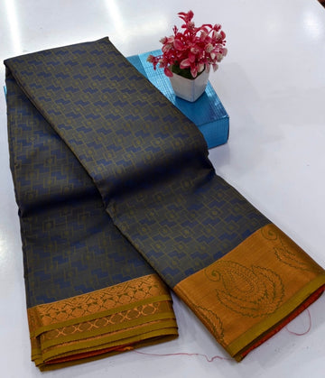 Apoorva pattu