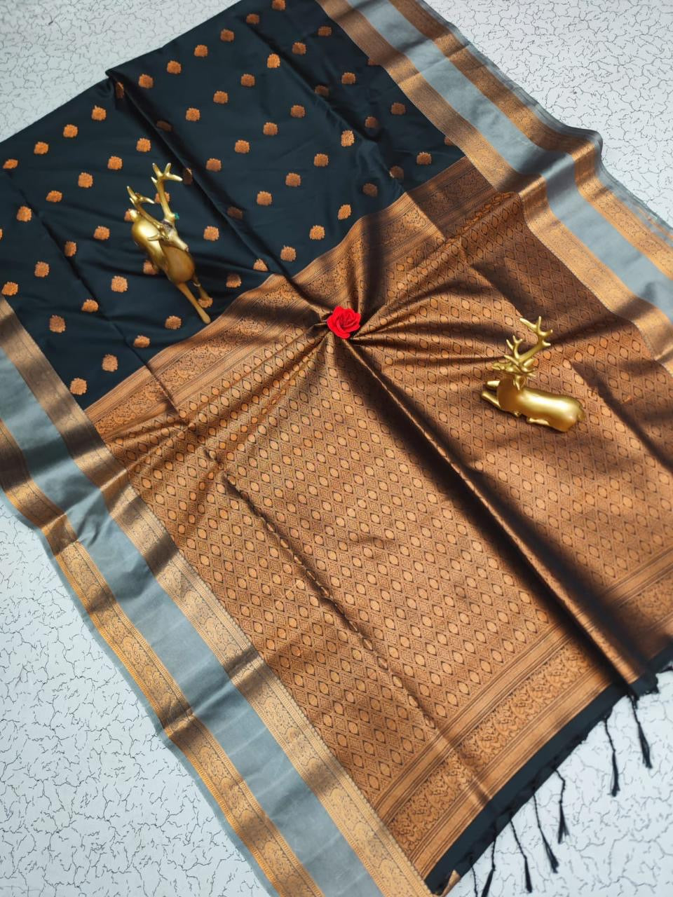 Semi silk [Bhutta saree]