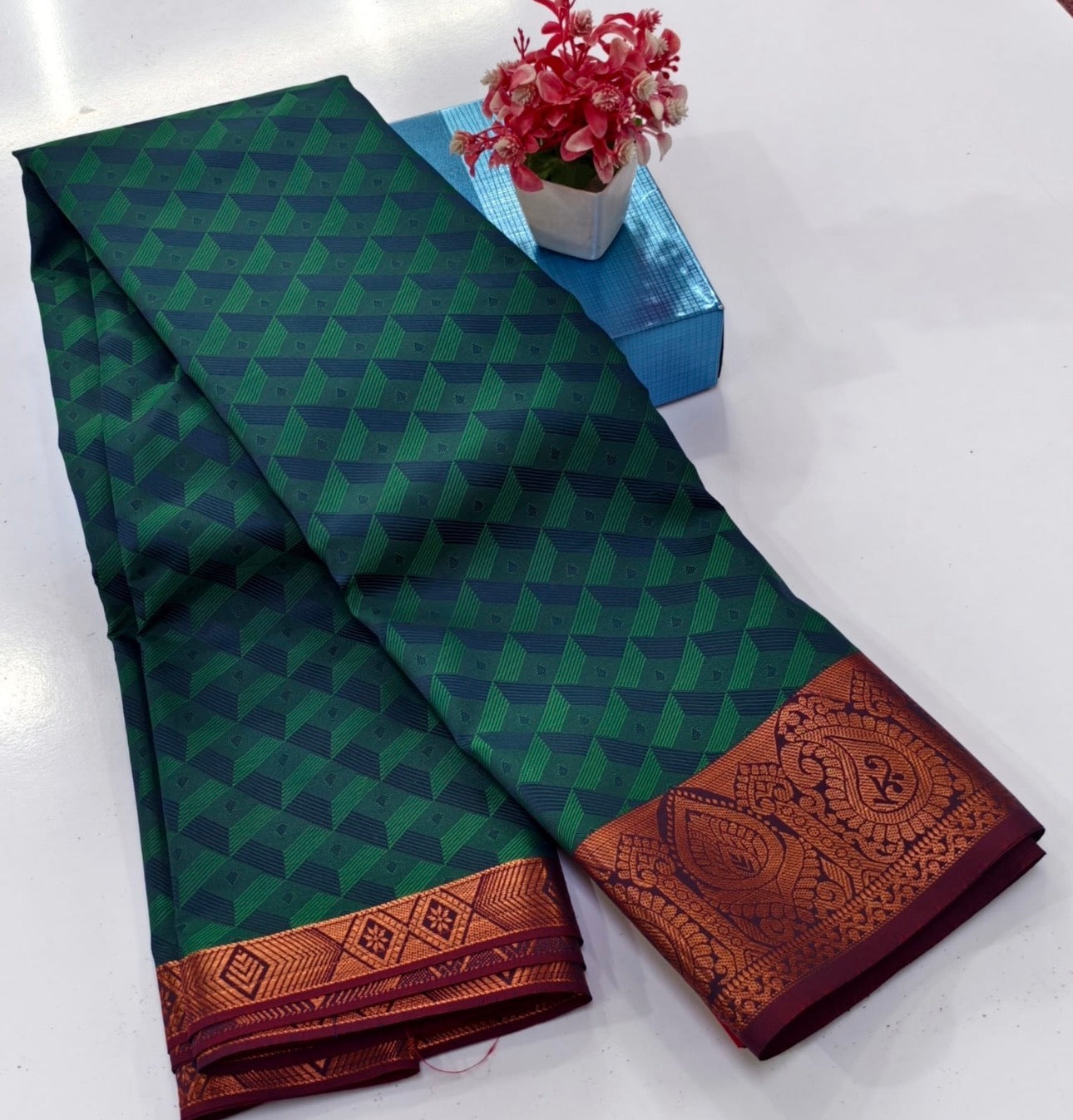 Apoorva pattu