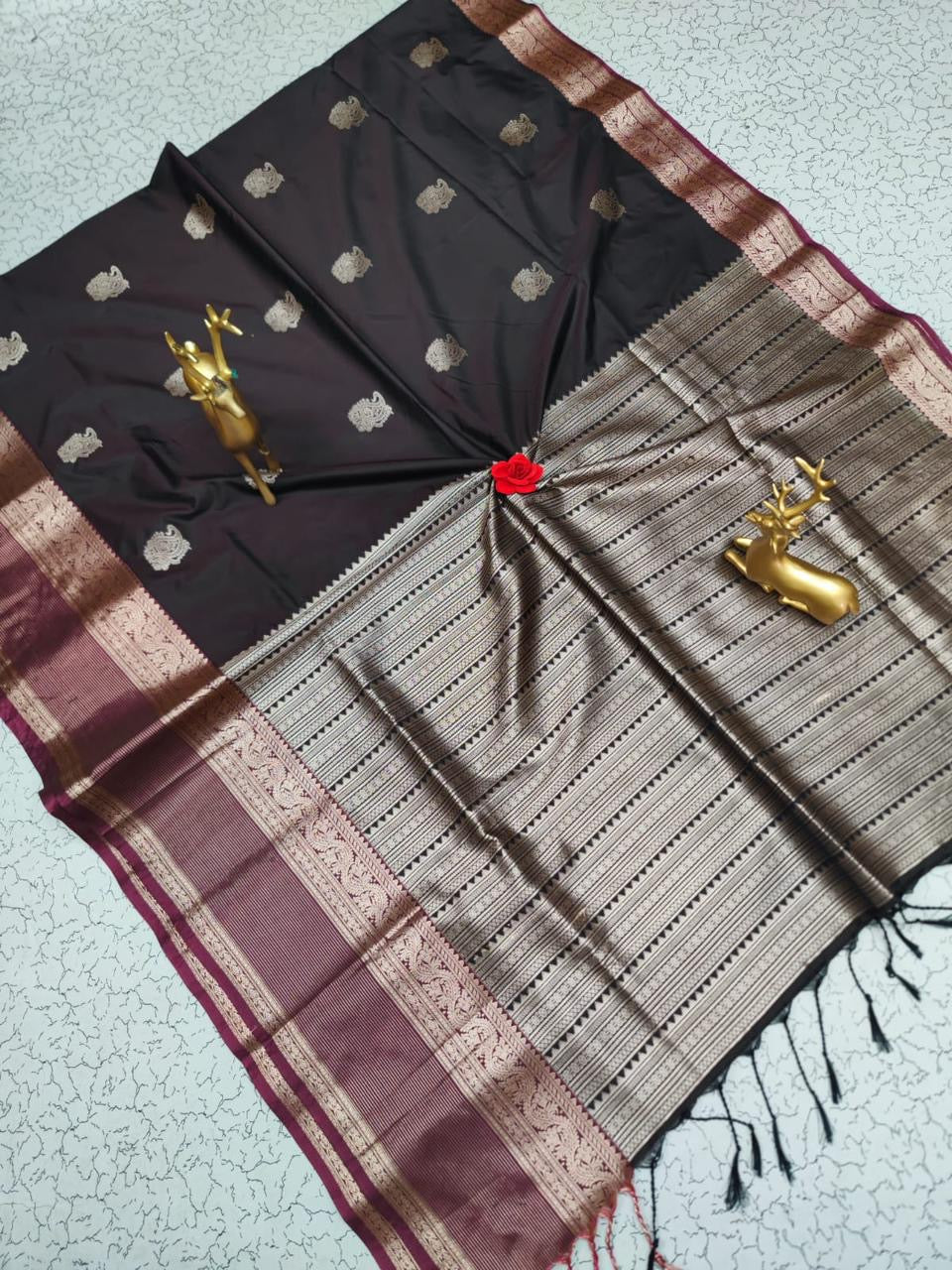 Semi silk [Bhutta saree]